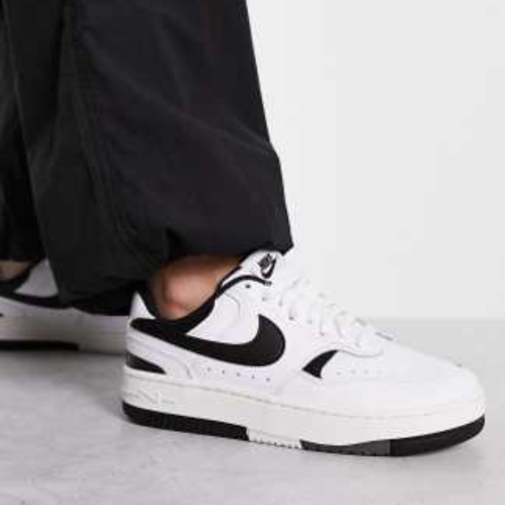 Nike Black and White Athletic Shoes